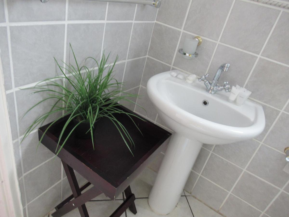 Faces Guesthouse Витлеем Екстериор снимка