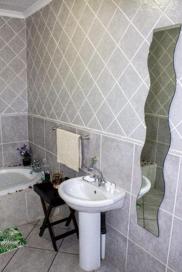 Faces Guesthouse Витлеем Екстериор снимка
