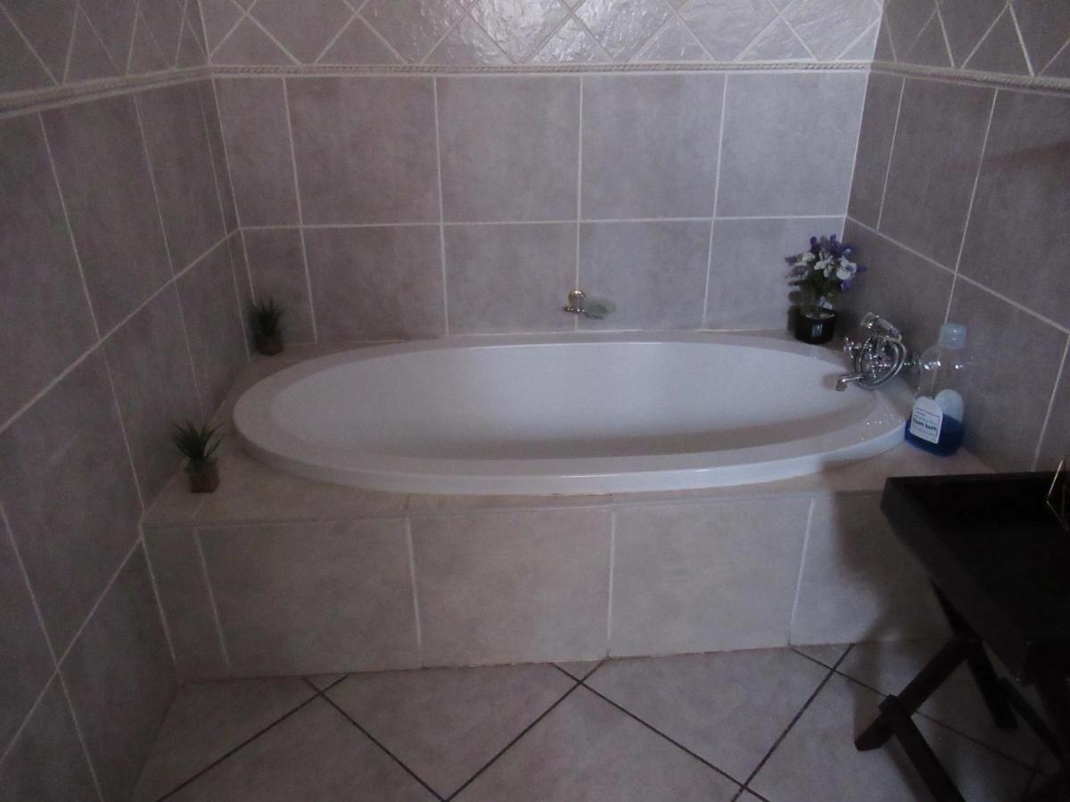 Faces Guesthouse Витлеем Екстериор снимка